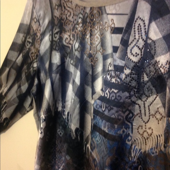 Top - Picture 4 of 4